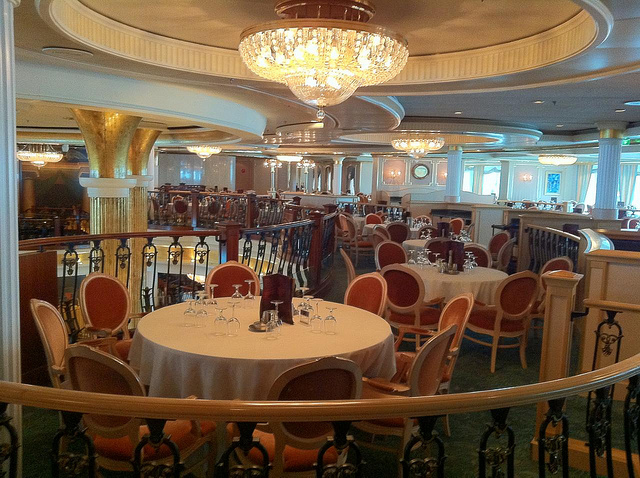 Dining room on Voyager of the Seas